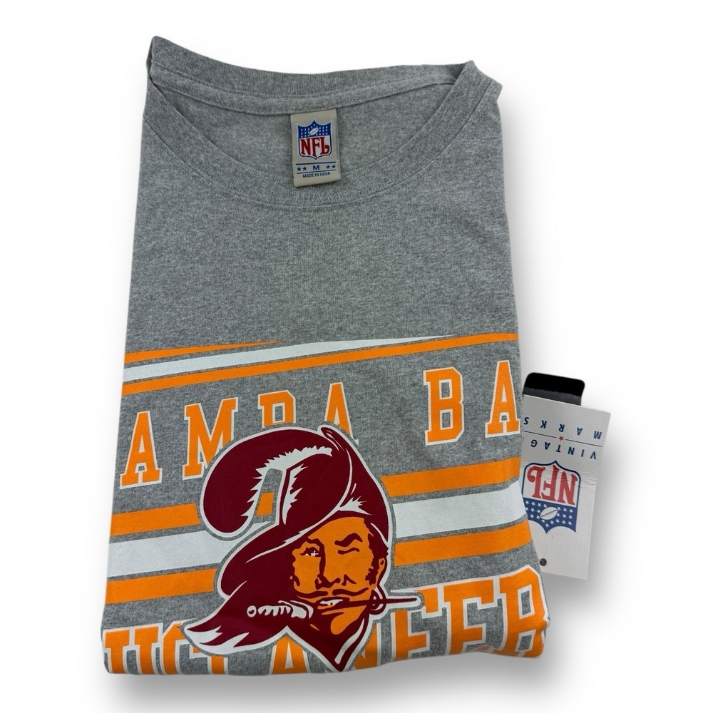 NFL Team Apparel Tampa Bay Buccaneers Graphic‎ T-Shirt Men's Size Medium NWT